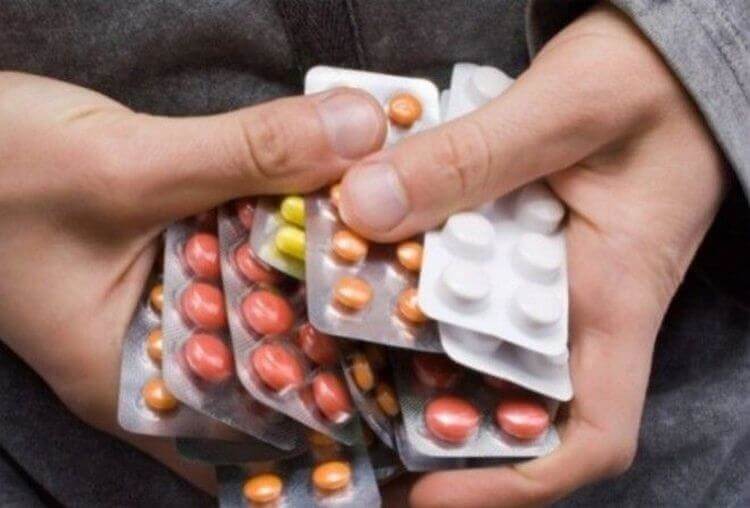 8 лекарств, которые нужно всегда носить с собой