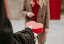 Искусство знакомств: важные факторы для успешного общения с девушками