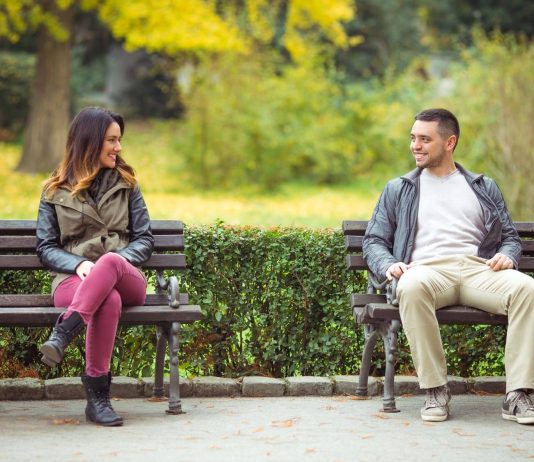 Как мужчине познакомиться с девушкой?