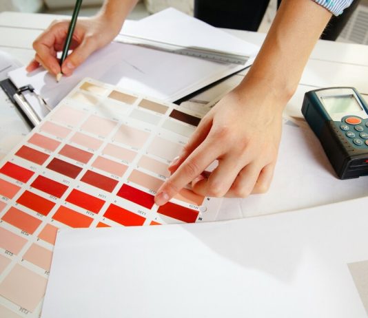 Выбираем цвет распашного шкафа