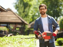 Аккумуляторные триммеры в комплекте с аккумулятором: свобода стрижки без границ