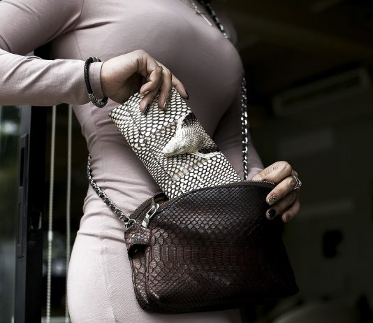 Как выбрать женский кошелек: главные правила, полезные советы