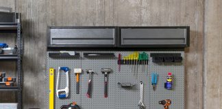 Преимущества покупки слесарного верстака