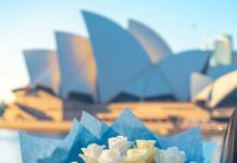 Нужно ли покупать цветы на первое свидание?