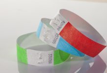 Где используются бумажные контрольные браслеты?