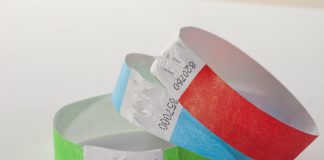 Где используются бумажные контрольные браслеты?