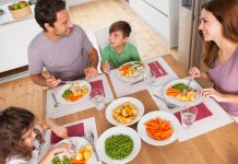 Как перевести семью на правильное питание: полезные советы