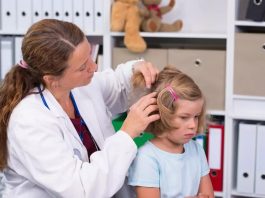 Педикулез в школе и детском саду: как быть