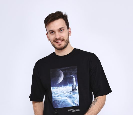 Как производятся футболки с принтом?