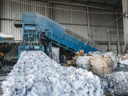 Как работают предприятия по переработке макулатуры?