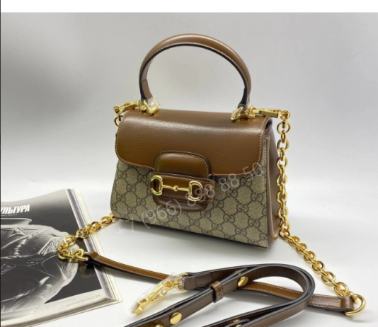 Стоит ли покупать брендовую одежду женщинам?