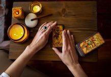 Расклады Таро на год: предсказания на ближайшие 12 месяцев