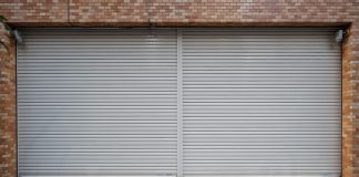 Секционные ворота и рольставни: разновидности, устройство, достоинства и недостатки