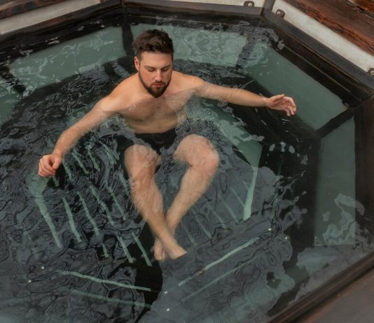 Банные чаны и купели из нержавеющей стали: роскошь и практичность для вашего отдыха