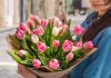 Недорогой букет с доставкой – можно выразить чувства без лишних затрат