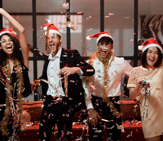 Как провести идеальный новогодний корпоратив: варианты для каждой компании