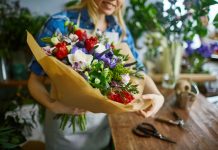 Как выбрать и ухаживать за букетом цветов: советы по созданию и продлению свежести идеальной композиции