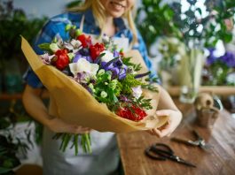 Как выбрать и ухаживать за букетом цветов: советы по созданию и продлению свежести идеальной композиции