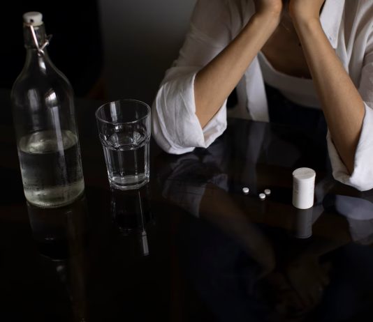 Алкогольный запой: причины, симптомы и эффективное лечение с выбором клиники