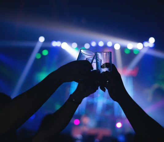 Приватный танец: за гранью дозволенного или новый формат отдыха