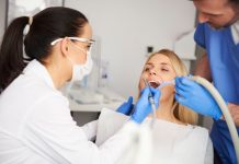 Удаление зубного налета: почему нельзя откладывать визит к стоматологу