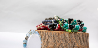 Браслет из натуральных камней: украшение с характером и историей