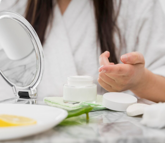 Создаем идеальный базовый набор для ухода за кожей лица: ключевые принципы и средства