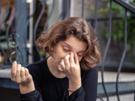 Что вызывает ощущение инородного тела в глазу?