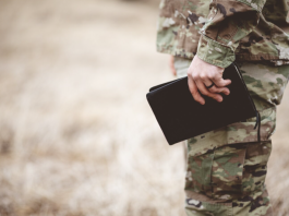 Служба по контракту в России: условия, требования и особенности