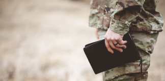 Служба по контракту в России: условия, требования и особенности