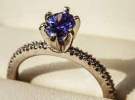 Как правильно читать независимый геммологический сертификат при покупке эксклюзивной броши с сапфиром